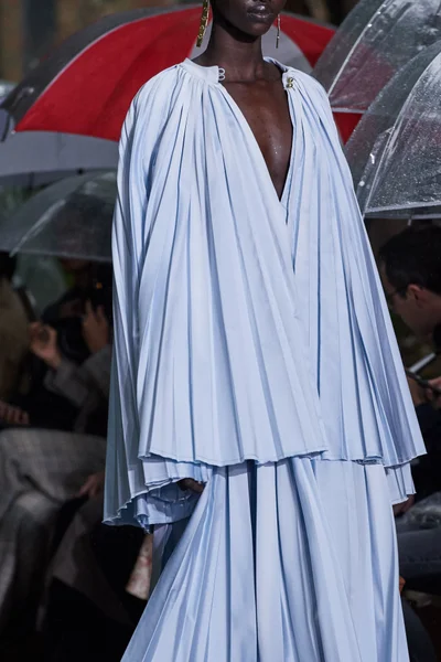 Look 80